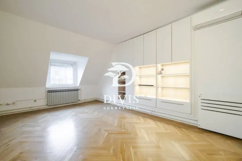 Beograd Stari Grad  uknjizeni Trosoban stanovi 340000 evra 