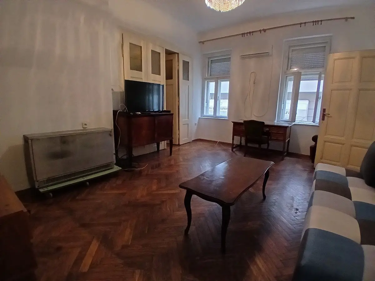 Dvoiposoban stanovi Vračar Cvetni trg 700 evra 