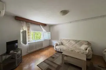 Dvosoban stanovi Vračar Hram 500 evra 