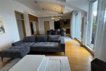 Beograd Voždovac Četvorosoban stanovi 1400 evra 