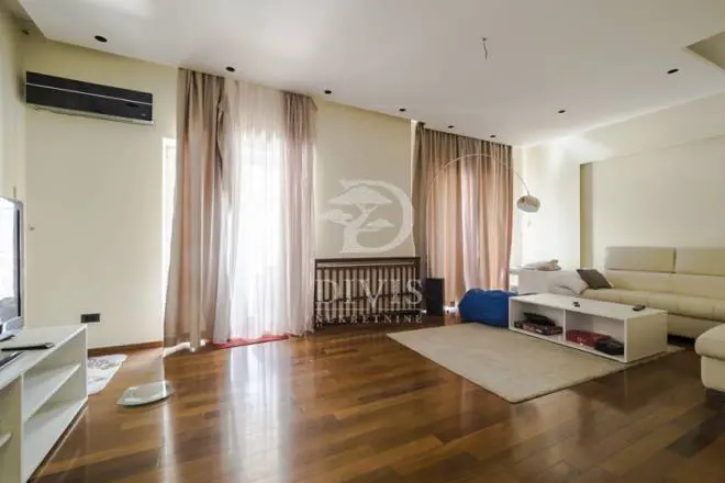 Beograd Savski venac  uknjizeni kuće 860000 evra 