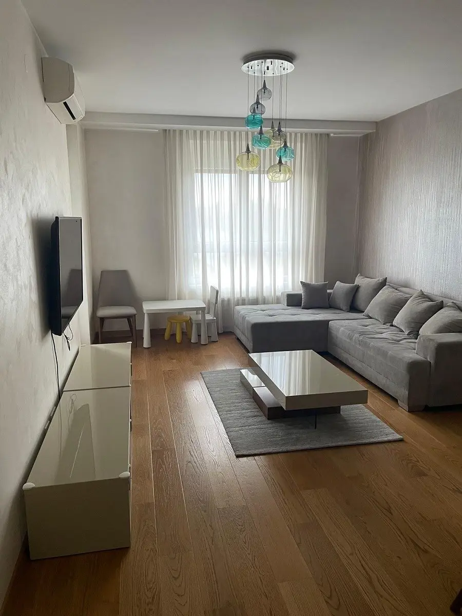 Beograd Novi Beograd  novogradnja Trosoban stanovi 1300 evra 