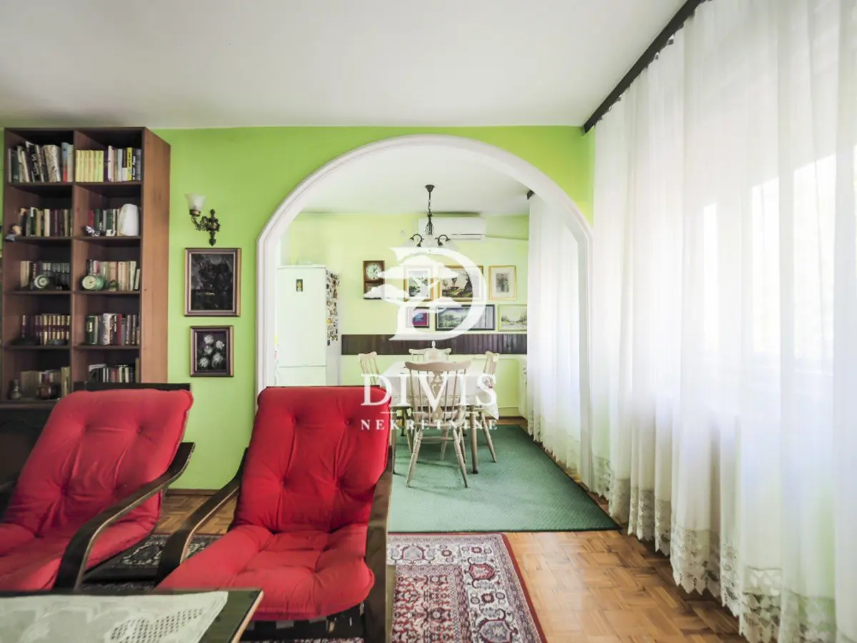  uknjizeni Dvoiposoban stanovi Zemun Zemun centar 240000 evra 