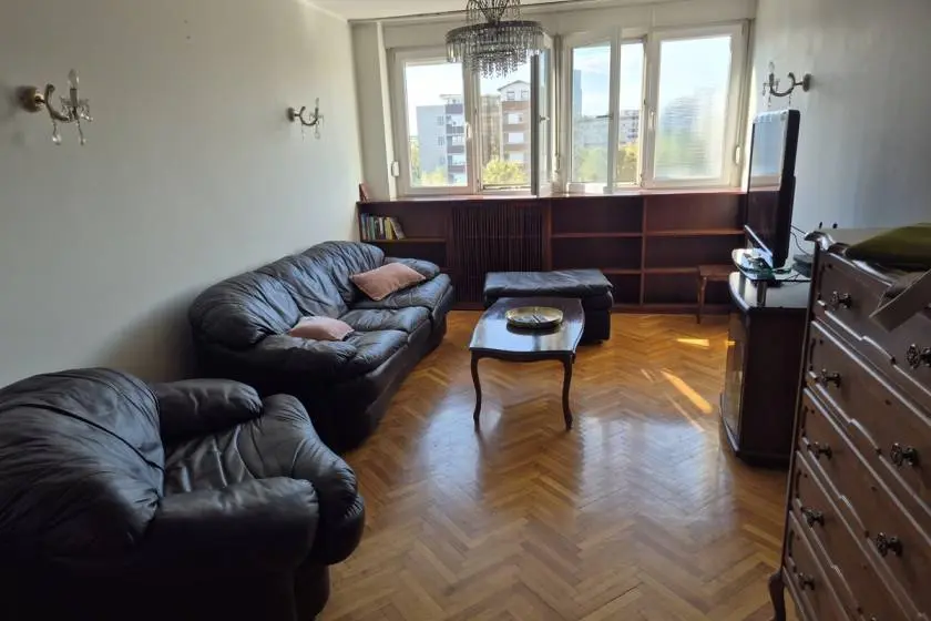 Beograd Novi Beograd Trosoban stanovi 900 evra 