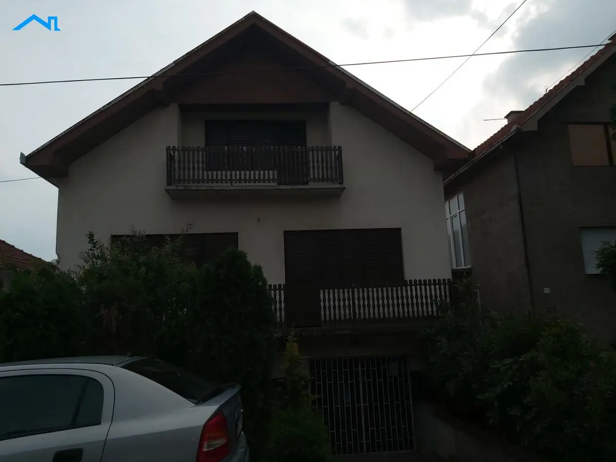  uknjizeni kuće Indjija Indjija 130000 evra 