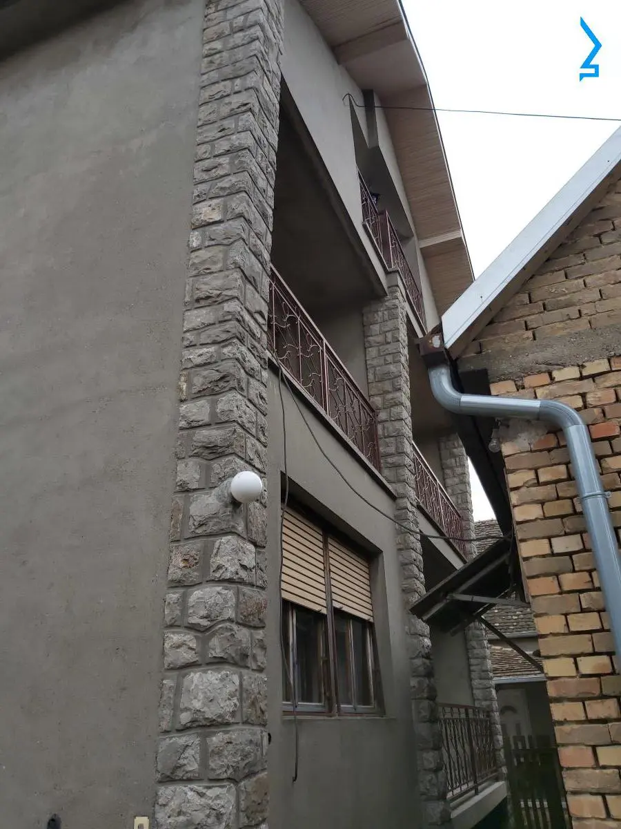 Indjija Indjija  uknjizeni kuće 170000 evra 