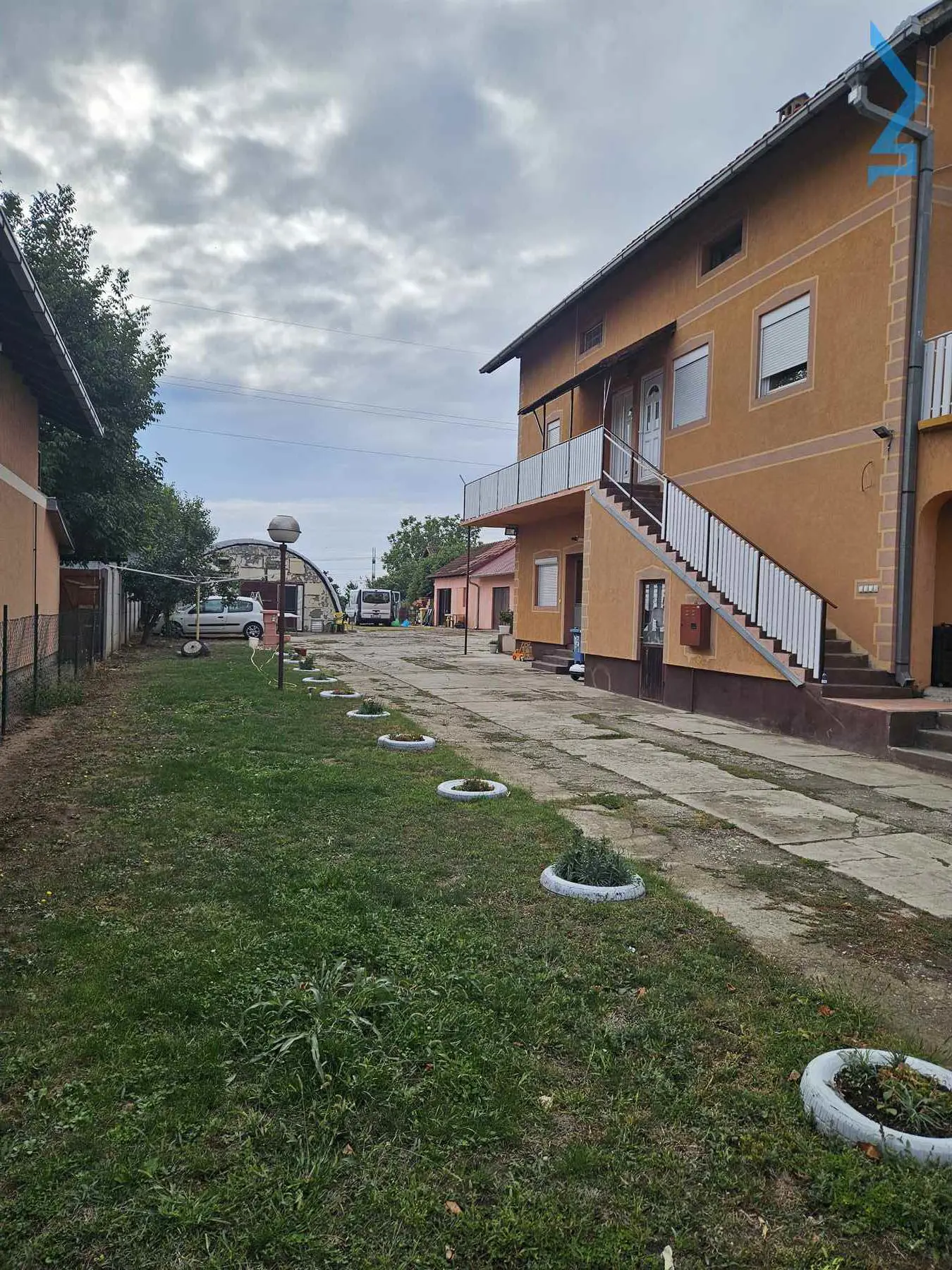 Indjija Indjija  uknjizeni kuće 360000 evra 