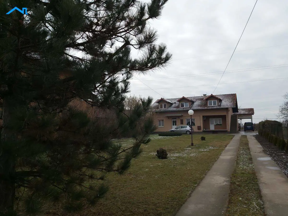  uknjizeni  novogradnja kuće Indjija Indjija 180000 evra 