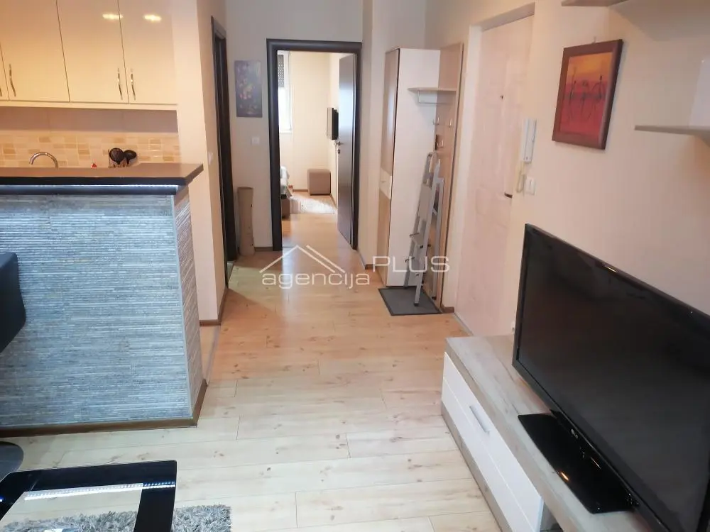 Jednoiposoban stanovi Zvezdara Gradska bolnica 500 evra 