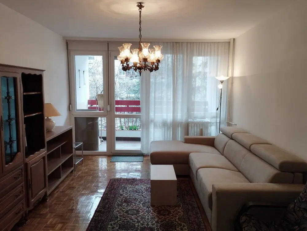 uknjizeni Dvoiposoban stanovi Novi Beograd Savski blokovi (44 45 70 70a) 700 evra 