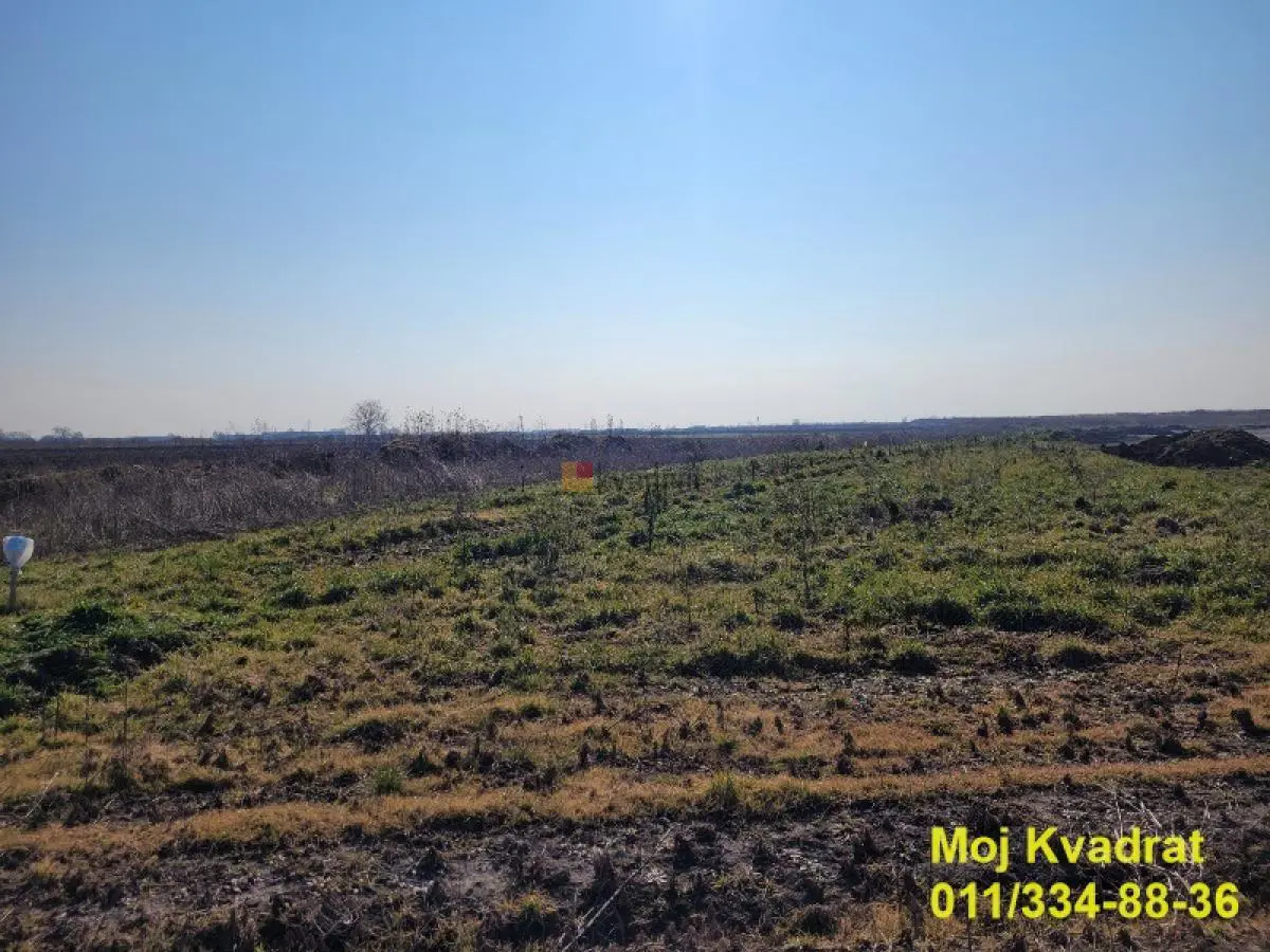  uknjizeni plac Zemun Ugrinovci 165000 evra 