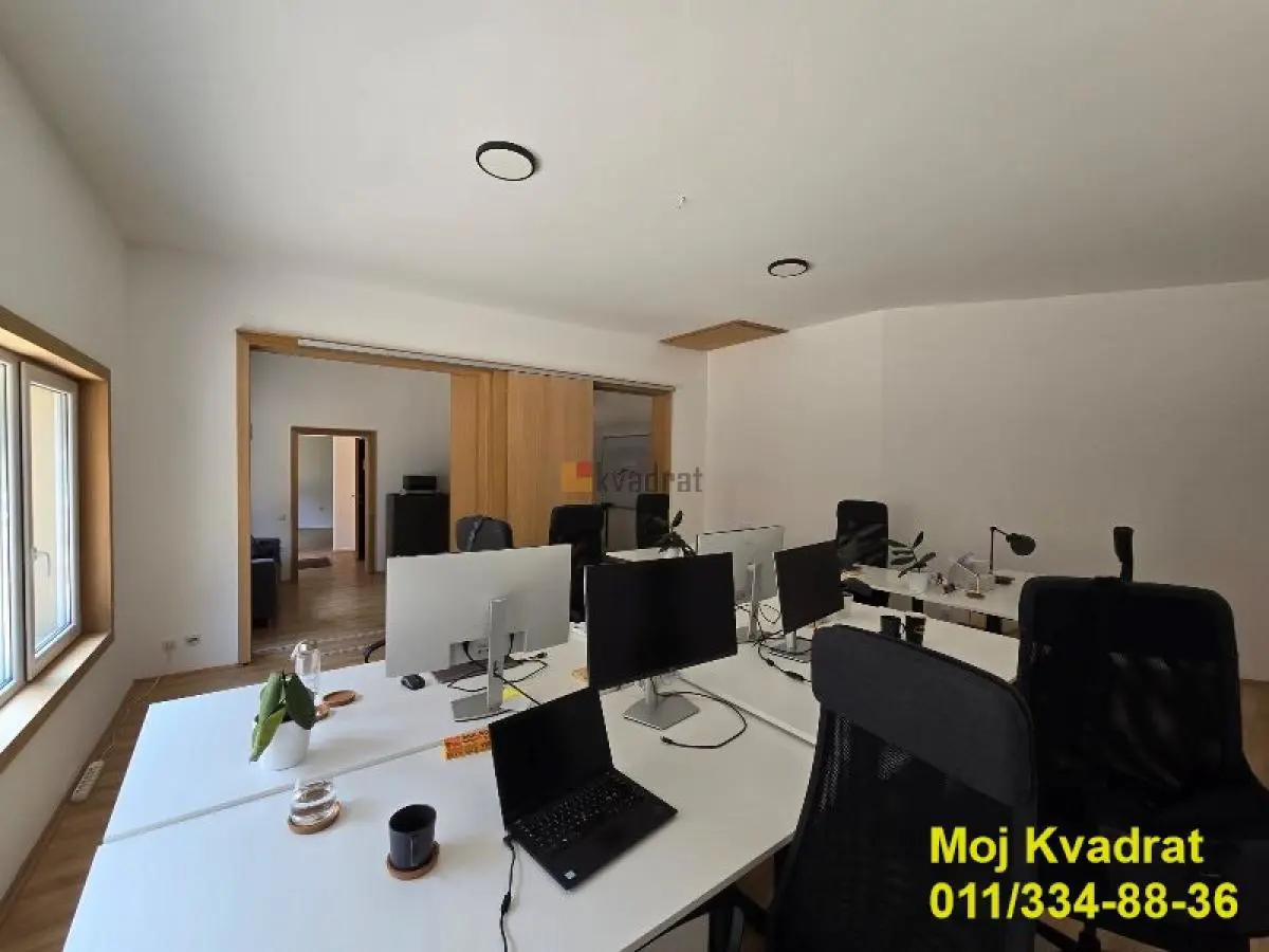 poslovni prostor Centar - 550 evra 