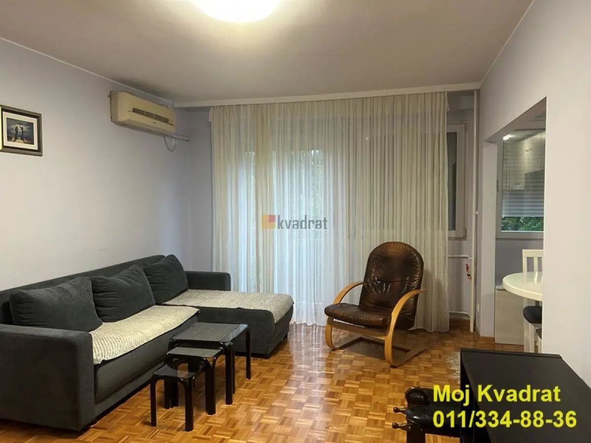 Dvosoban stanovi Zemun Zemun centar 550 evra 