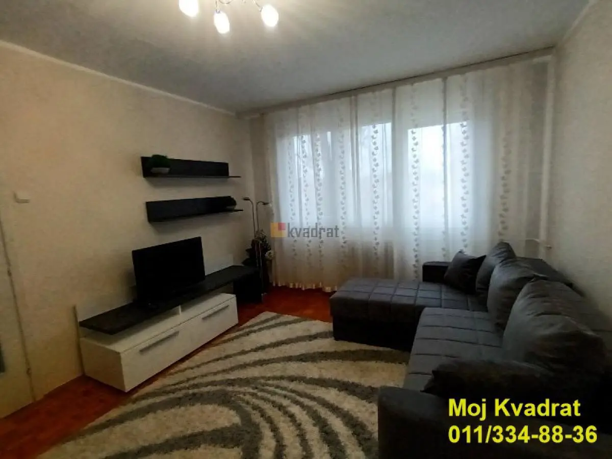 Beograd Zemun Trosoban stanovi 550 evra 