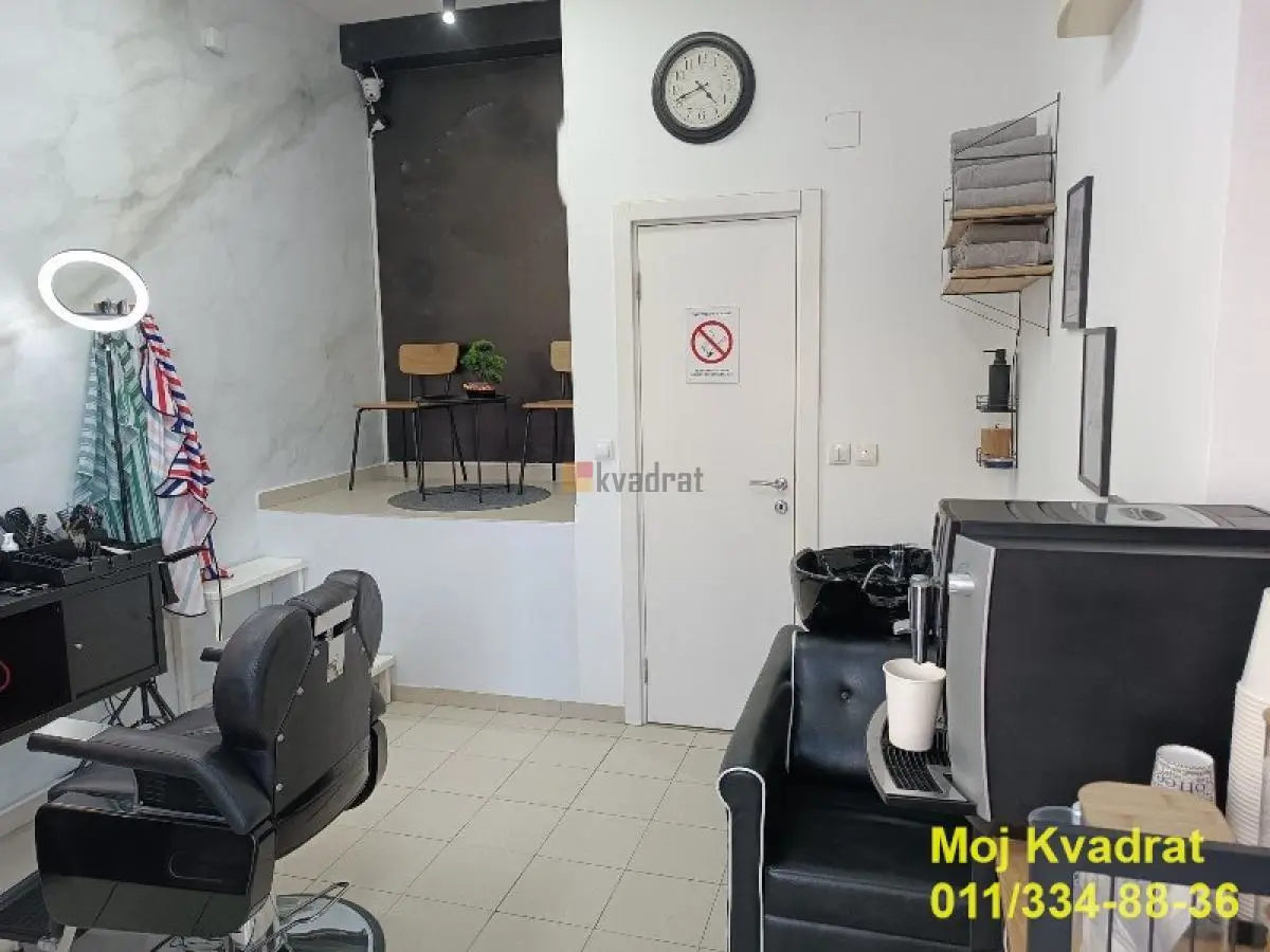  uknjizeni poslovni prostor Voždovac Pašino i Lekino brdo 70000 evra 