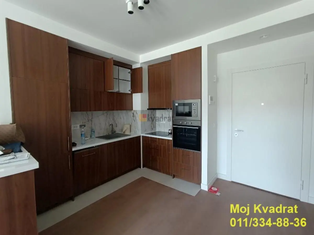 Beograd Savski venac  novogradnja Trosoban stanovi 450000 evra 