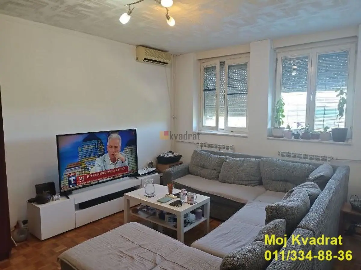 Beograd Voždovac  uknjizeni Troiposoban stanovi 165000 evra 