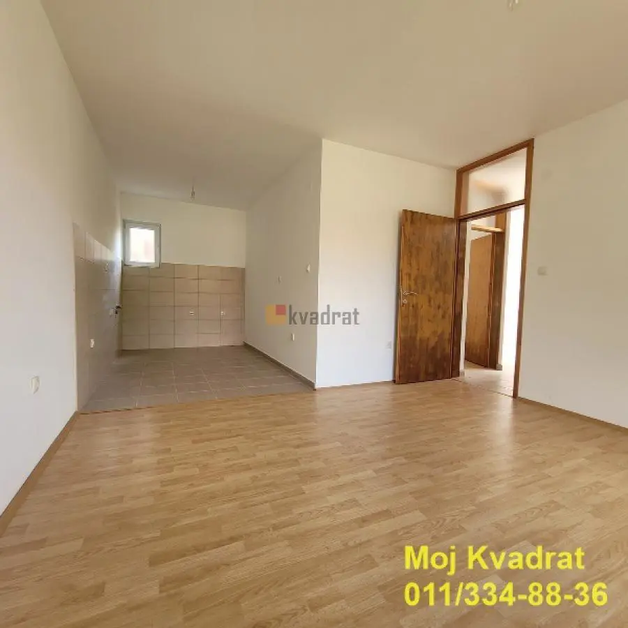 Beograd Grocka  uknjizeni kuće 352900 evra 