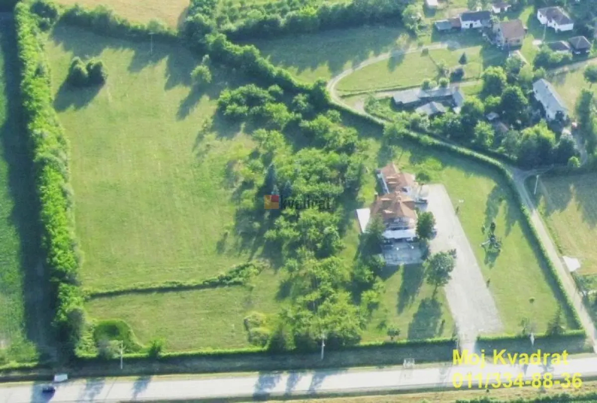  uknjizeni plac Okolina - 250000 evra 