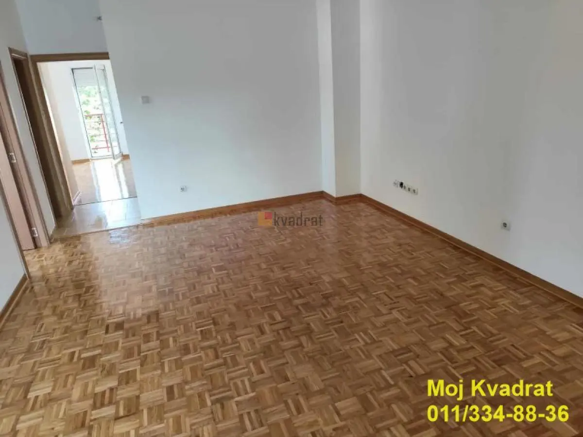 Beograd Palilula  uknjizeni Dvoiposoban stanovi 135000 evra 