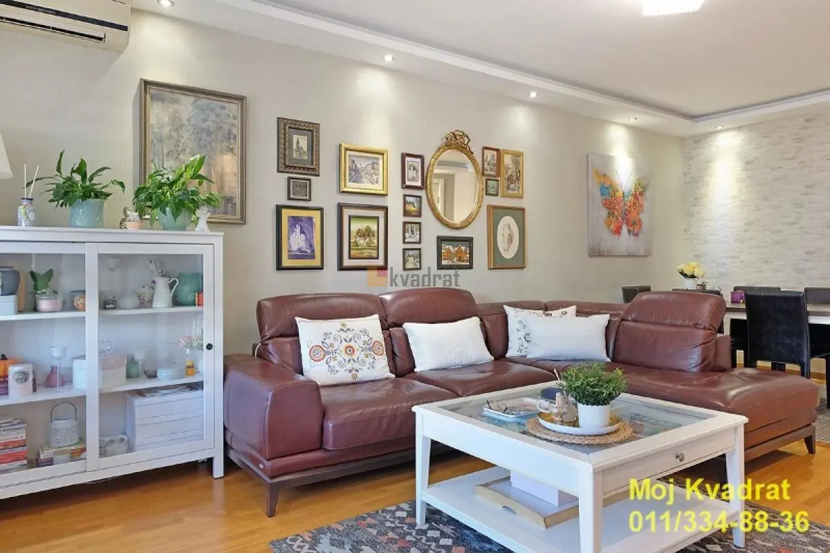 uknjizeni Četvorosoban stanovi Novi Beograd Belvil (A blok) 505000 evra