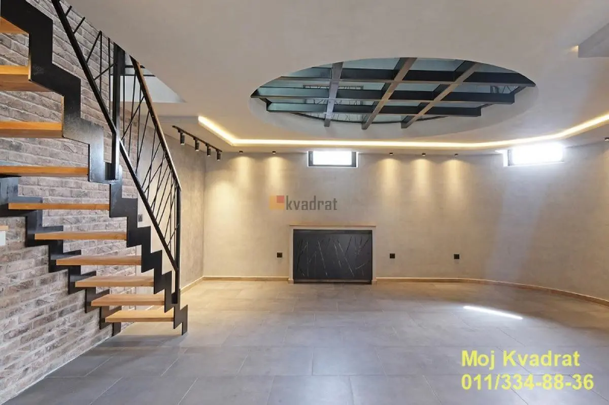 Trosoban stanovi Savski venac Savski venac lokacija 2100 evra 