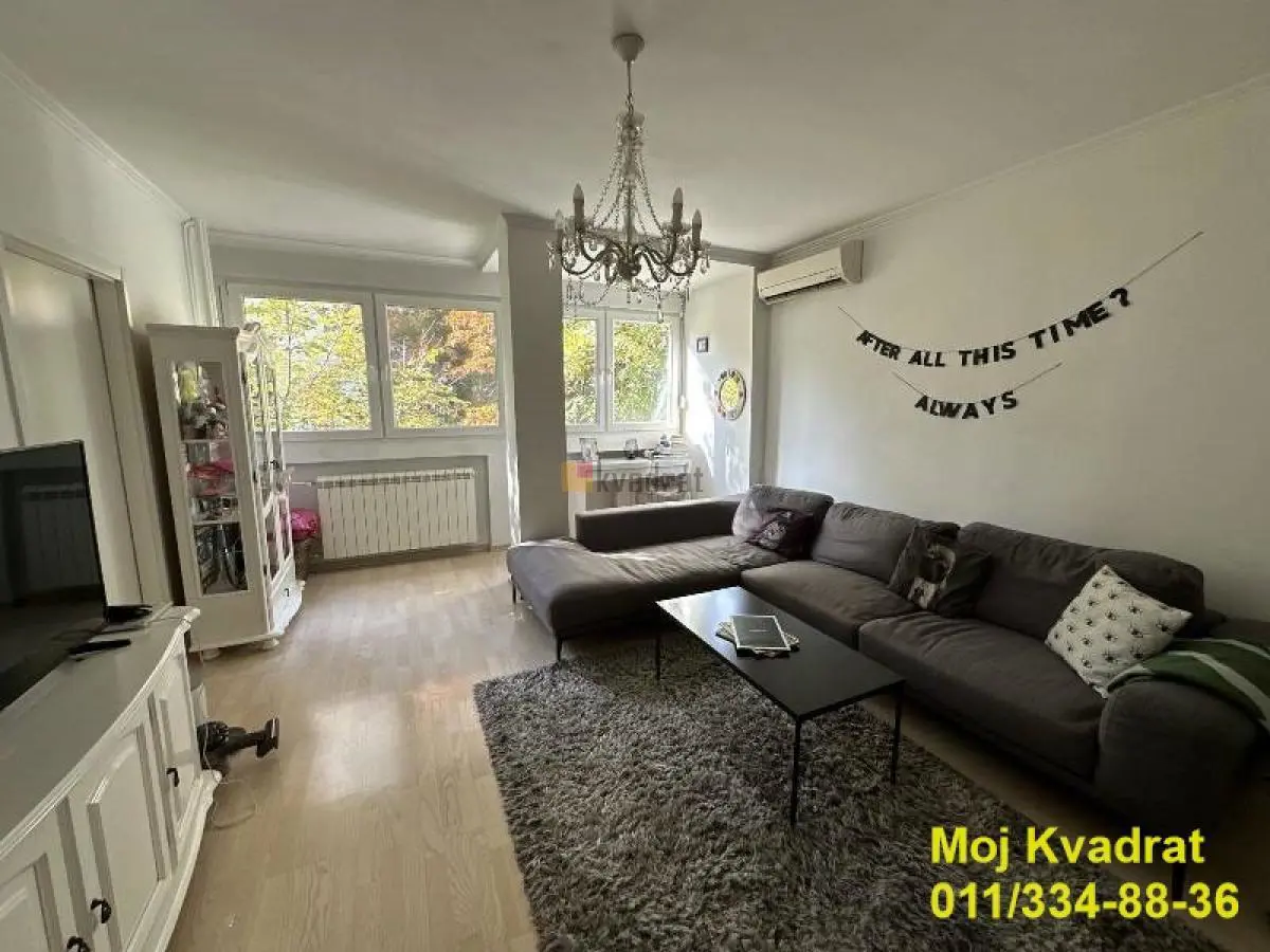  uknjizeni Dvoiposoban stanovi Novi Beograd Studentski grad ( blokk 34) 237000 evra 