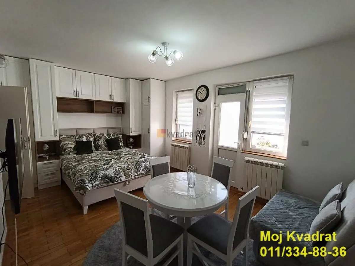  uknjizeni Garsonjera stanovi Zvezdara Učiteljsko naselje 133000 evra 