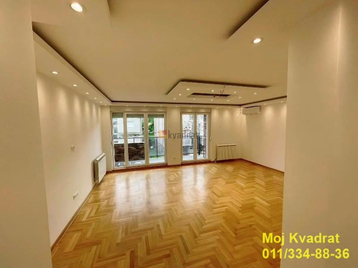  uknjizeni  novogradnja Četvorosoban stanovi Čukarica Banovo brdo 370000 evra 