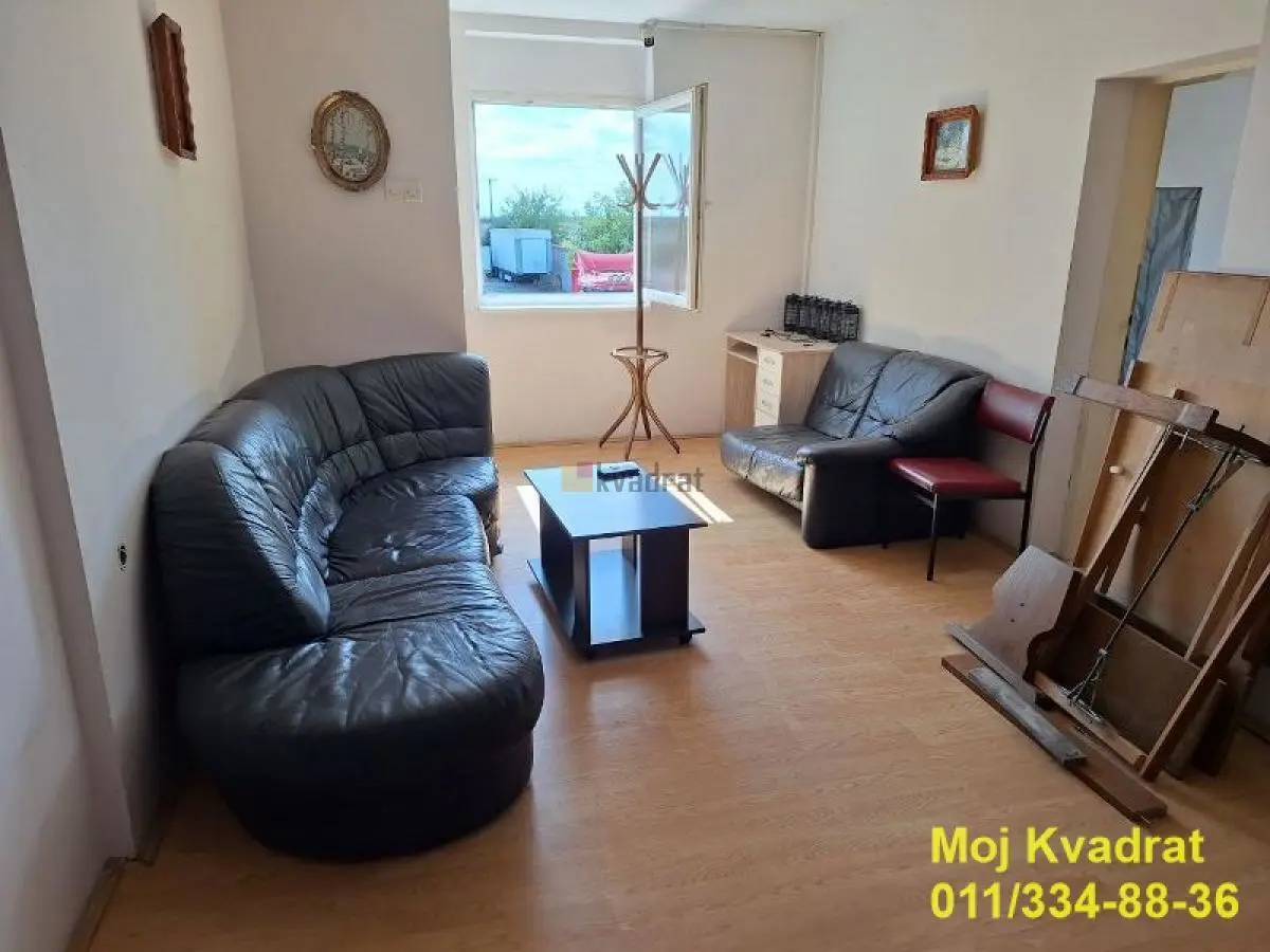  uknjizeni kuće Zemun Ugrinovci 450000 evra 