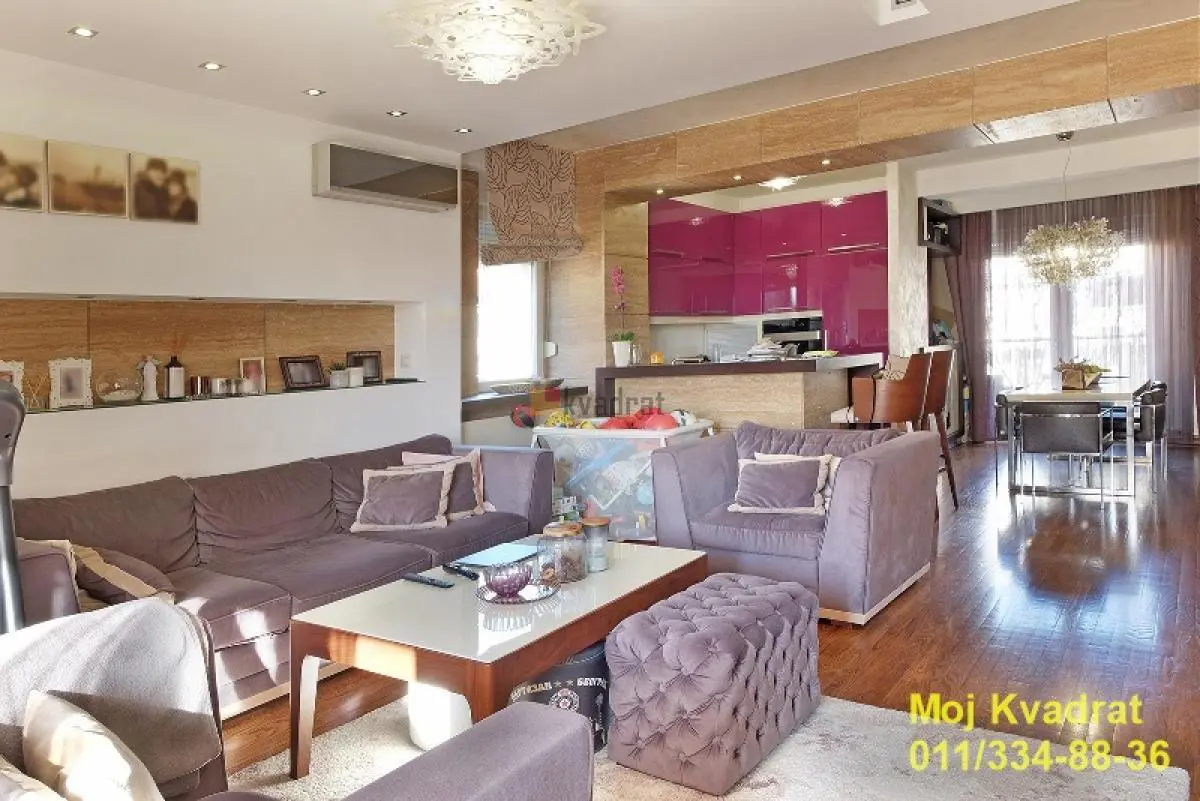 stanovi Beograd Sunčana Padina   Veljka Petrovića  uknjizeni Četvorosoban 