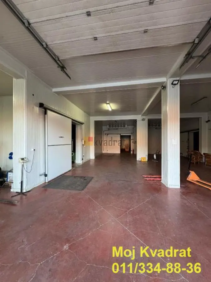 Beograd Grocka  uknjizeni poslovni prostor 850000 evra 