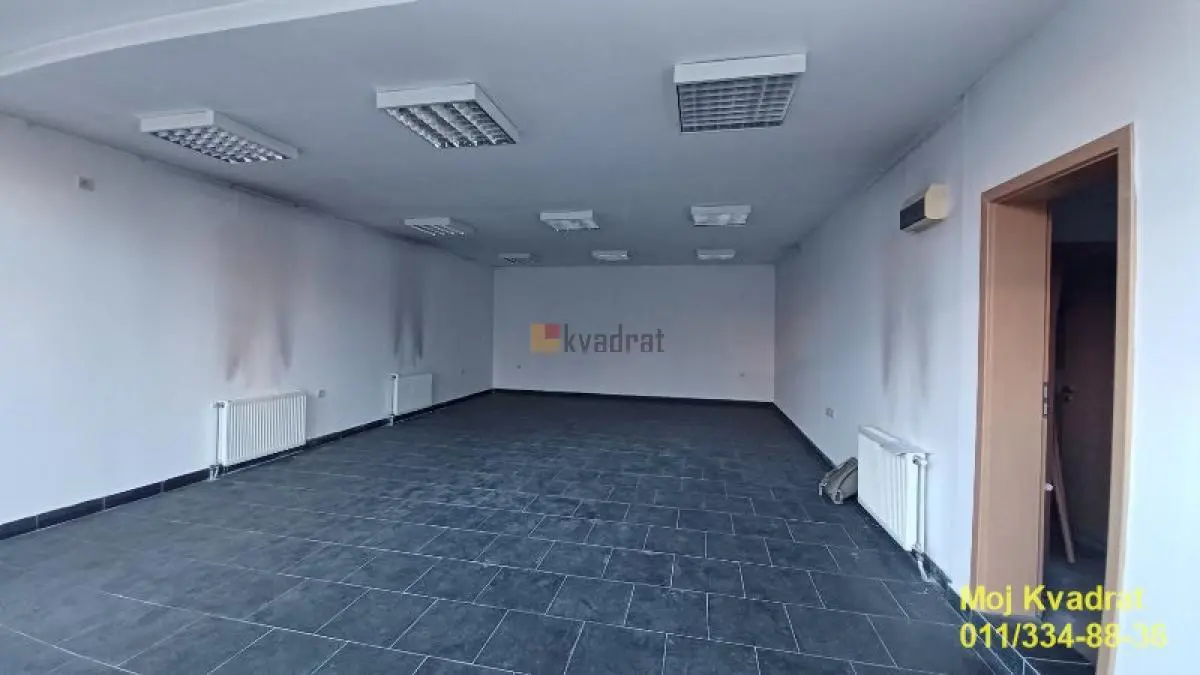 Beograd Čukarica poslovni prostor 650 evra 