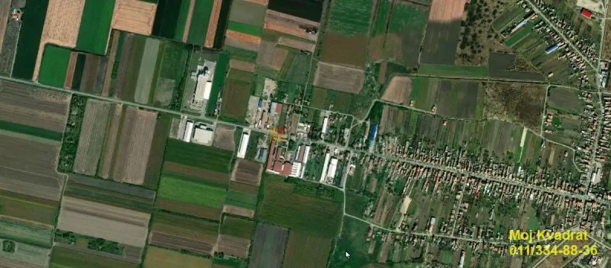 Pećinci Zemun  uknjizeni plac 150000 evra 