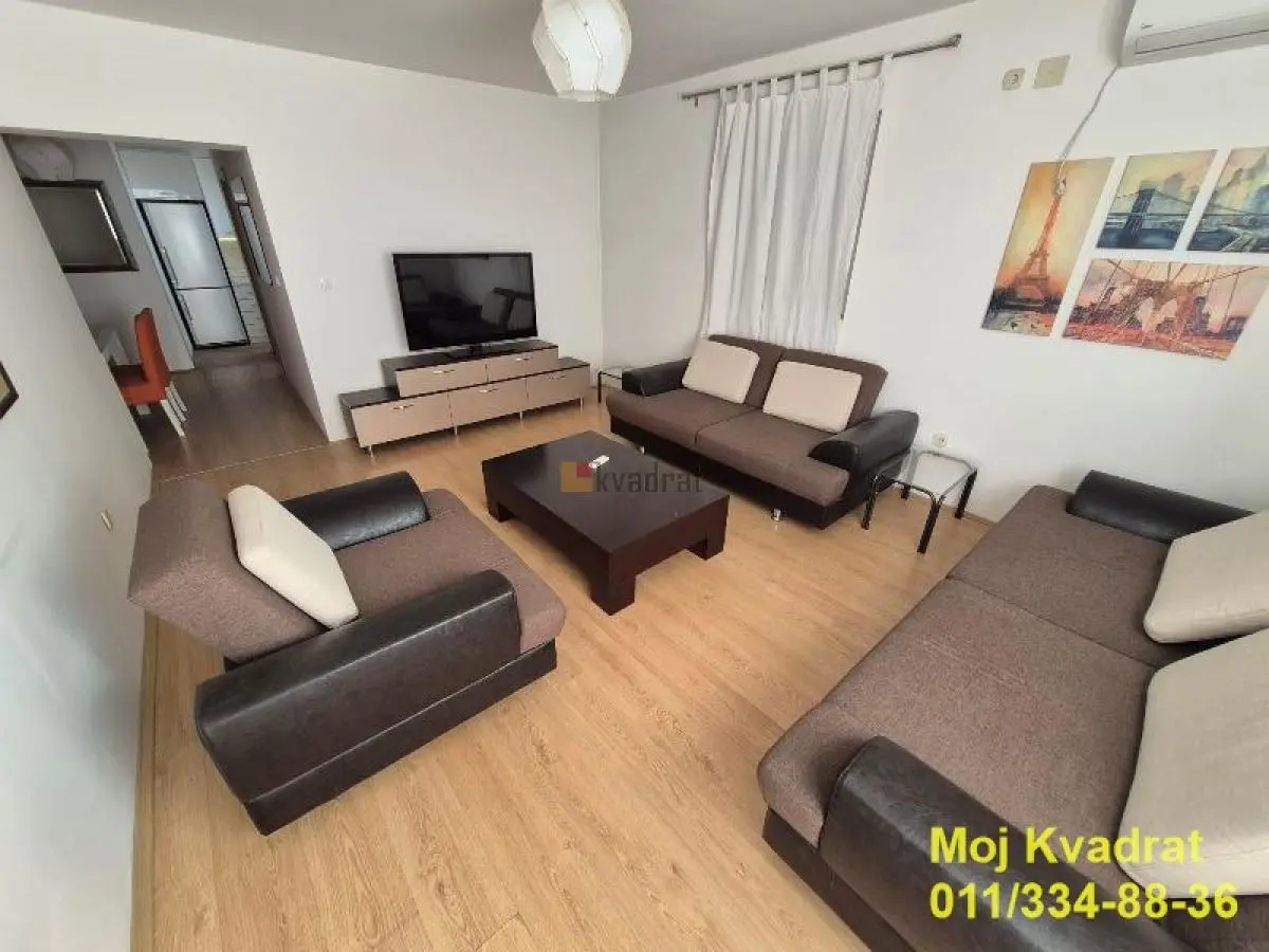  uknjizeni Dvosoban stanovi Zemun Altina 120000 evra 