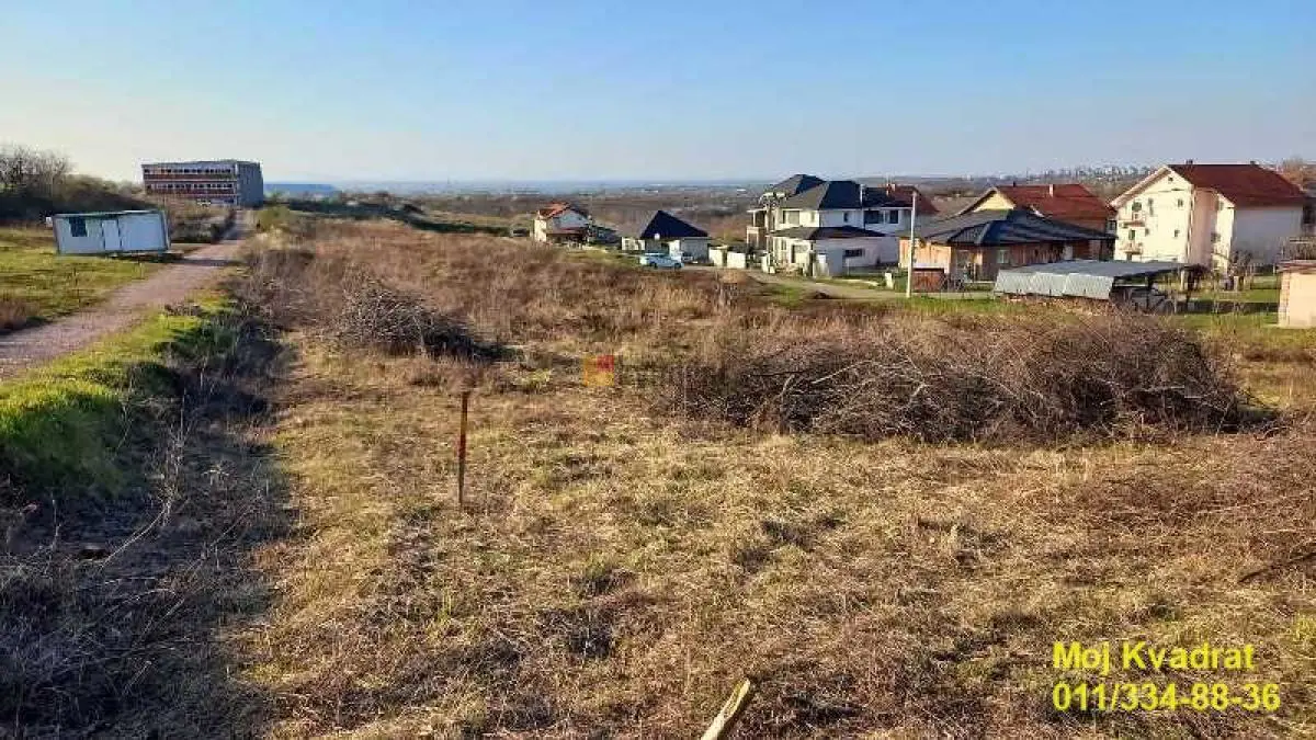 Beograd Čukarica  uknjizeni plac 42000 evra 