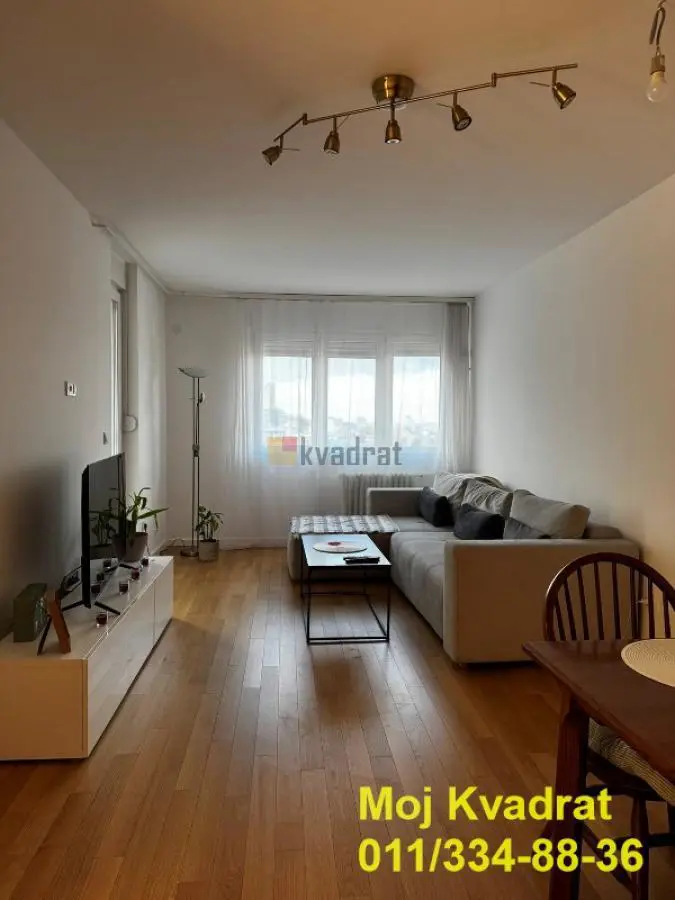 Beograd Voždovac Trosoban stanovi 700 evra 