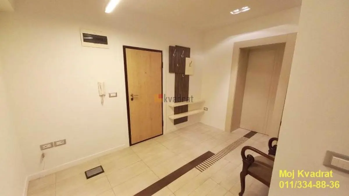 Beograd Vračar  uknjizeni poslovni prostor 166000 evra 