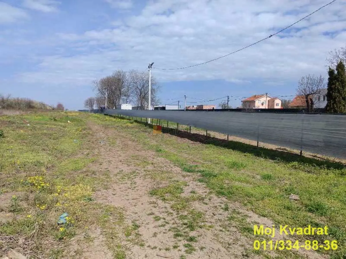 Beograd Surčin plac 1800 evra 