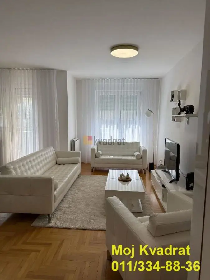 Beograd Voždovac Trosoban stanovi 850 evra 