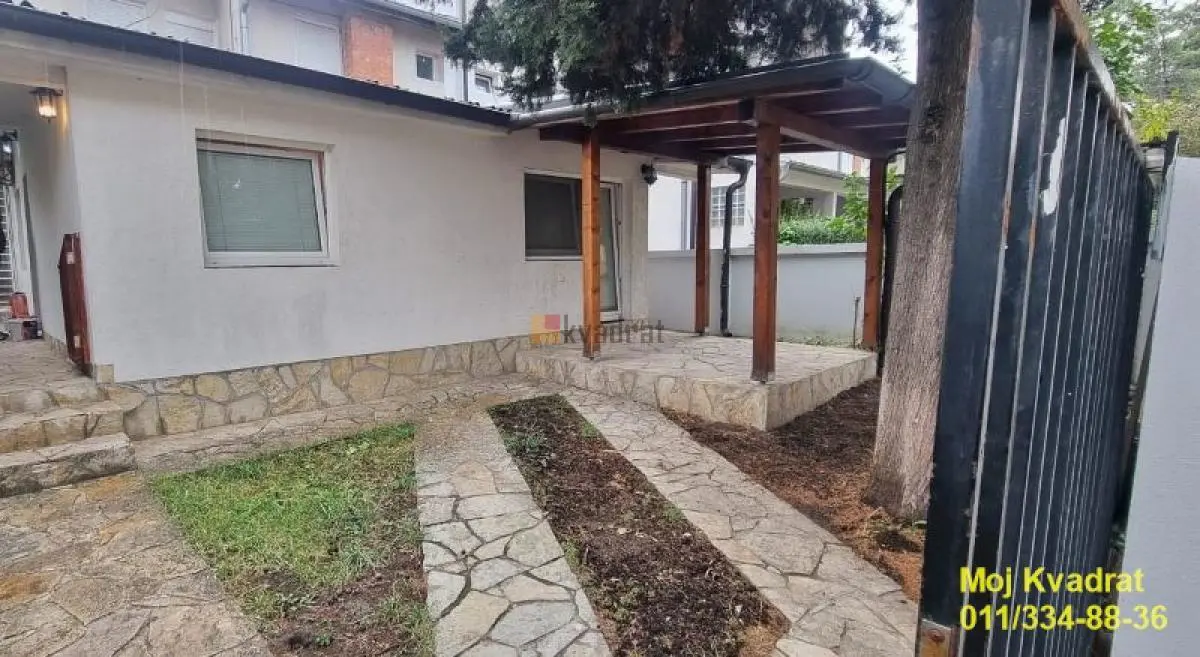 Beograd Rakovica kuće 72000 evra 