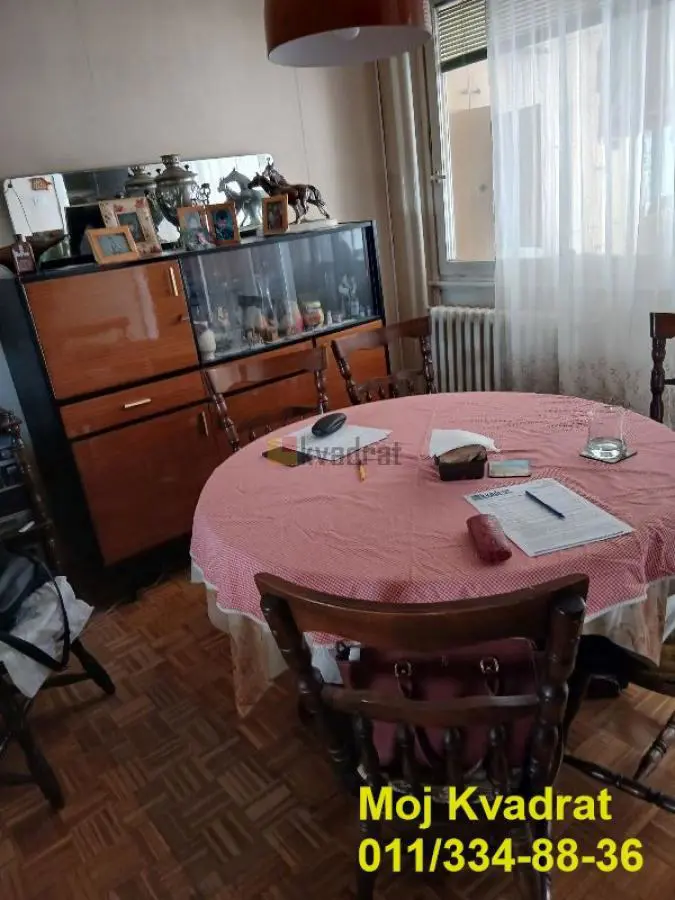  uknjizeni Trosoban stanovi Novi Beograd Bežanijski blokovi (61 do 64) 205000 evra 