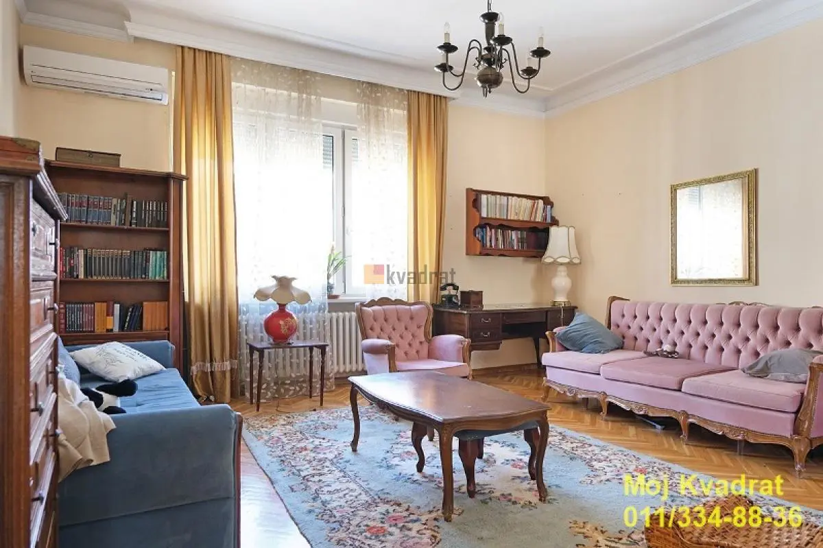  uknjizeni Trosoban stanovi Stari Grad Trg republike 577500 evra 