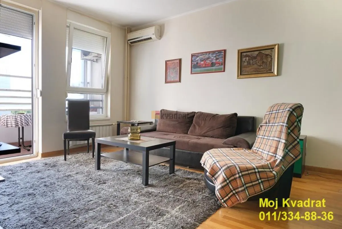 uknjizeni Jednoiposoban stanovi Novi Beograd Belvil (A blok) 220000 evra 