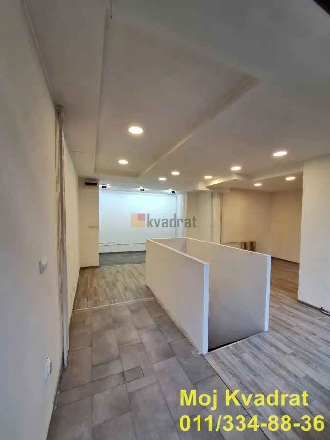  uknjizeni poslovni prostor Novi Beograd Bežaniska kosa (1 2 3) 210000 evra 