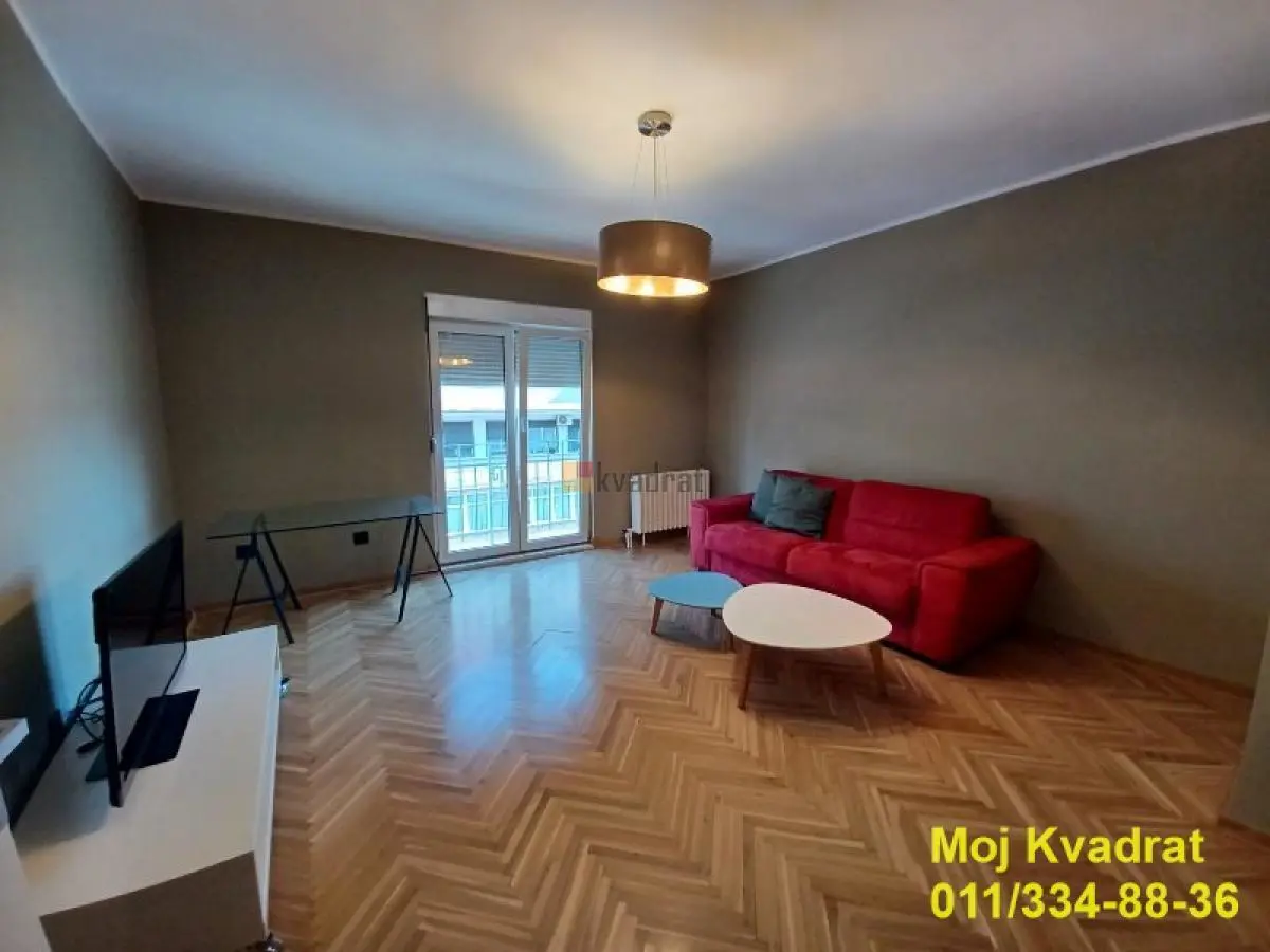 Trosoban stanovi Vračar Slavija 1000 evra 