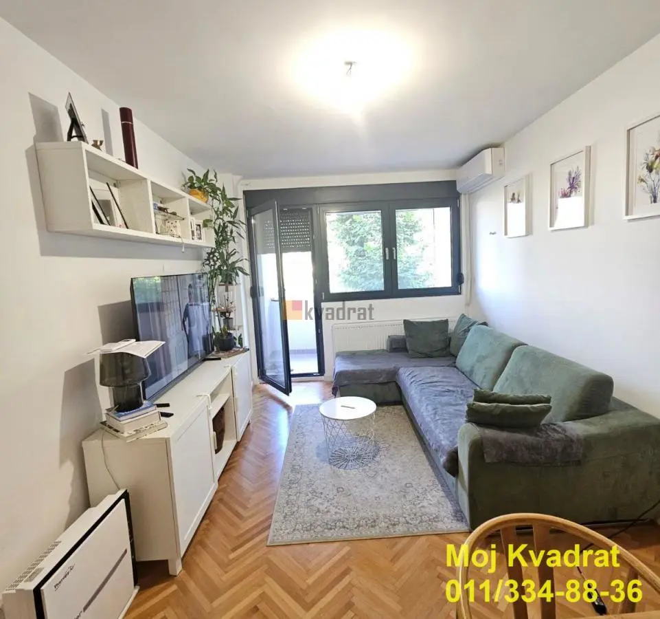 stanovi Beograd Pašino brdo Gospodara Vučića  uknjizeni Trosoban 