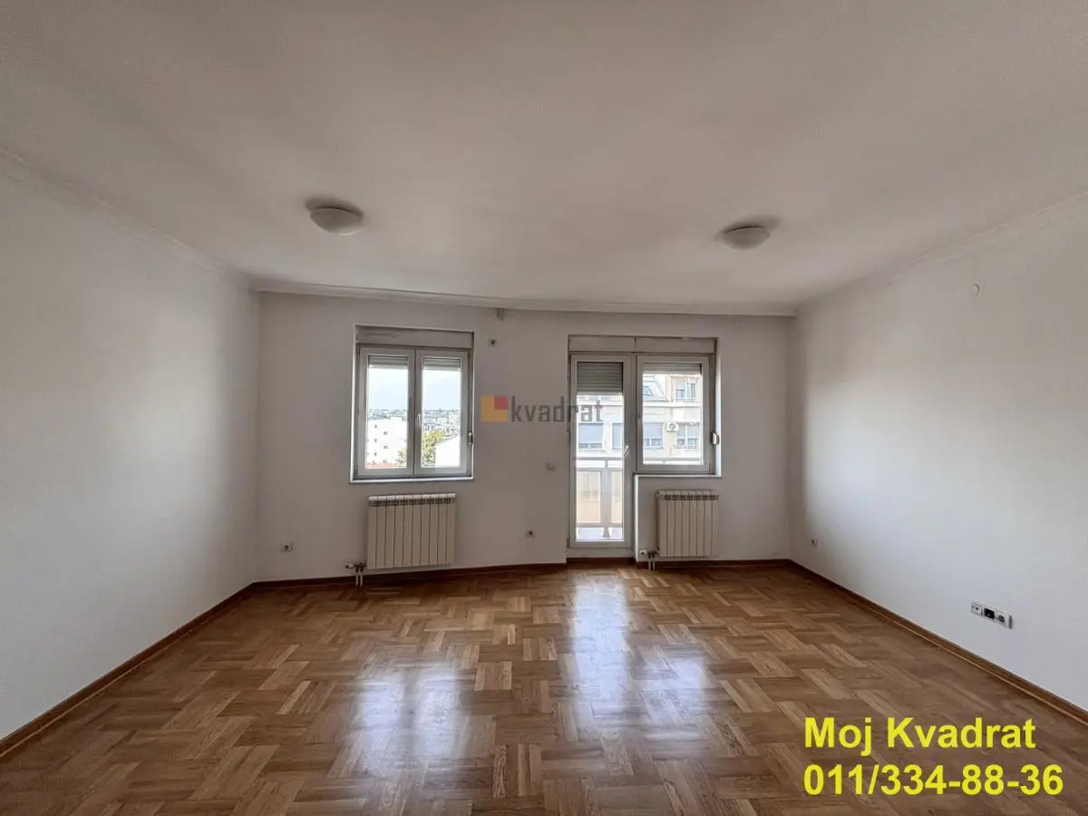 stanovi Beograd Lekino Brdo Maksima Gorkog  uknjizeni Četvoroiposoban 