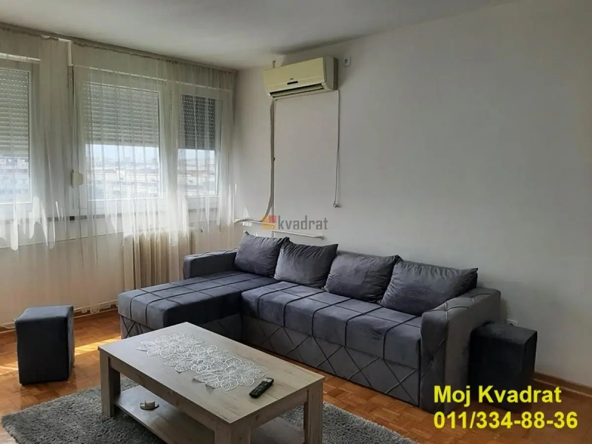 Dvosoban stanovi Novi Beograd Sava centar (Blok 19 do 23) 700 evra 
