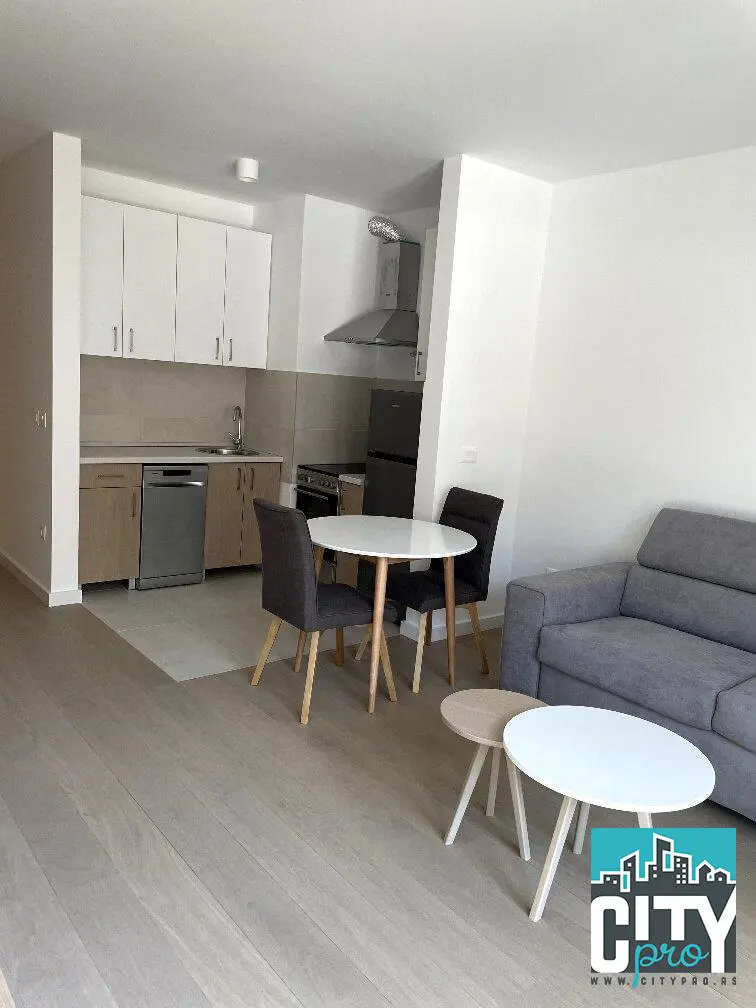 Garsonjera stanovi Stari Grad Dunavski kej 600 evra 